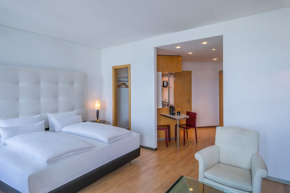 undefined INNSiDE by Meliá Frankfurt Eurotheum 8