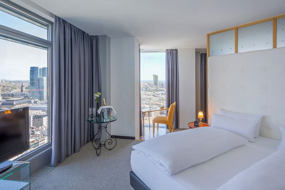 undefined INNSiDE by Meliá Frankfurt Eurotheum 3