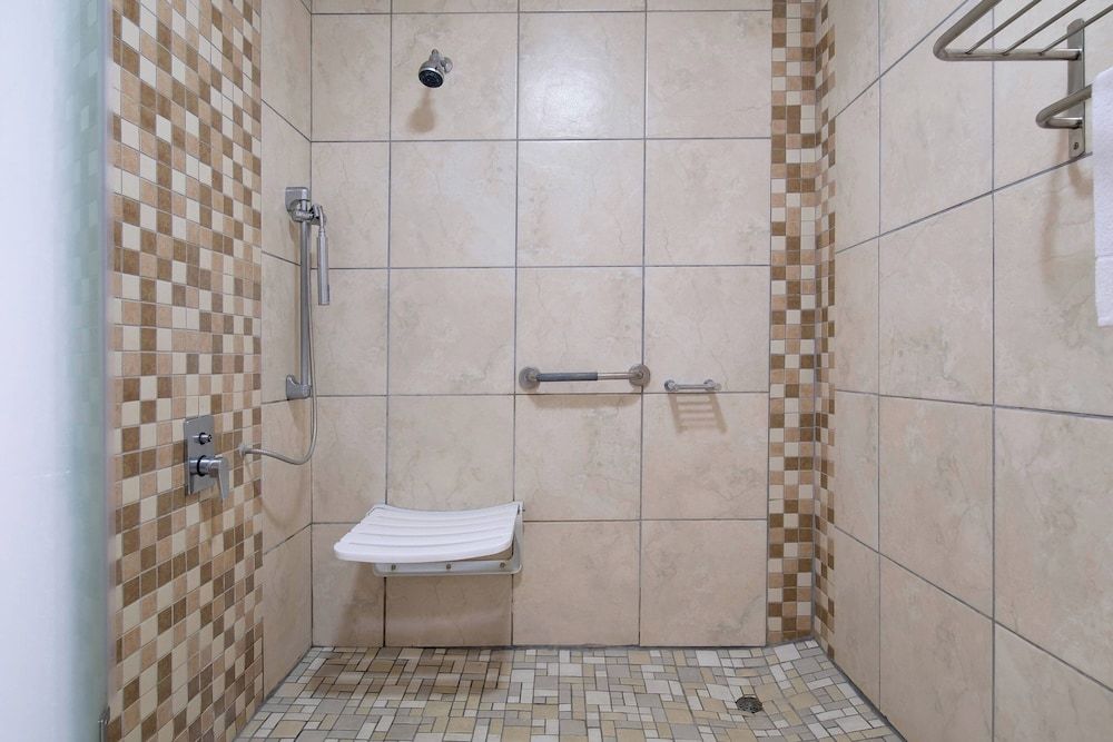 Protea Hotel by Marriott Polokwane Landmark Room, 1 King Bed, Garden View 16