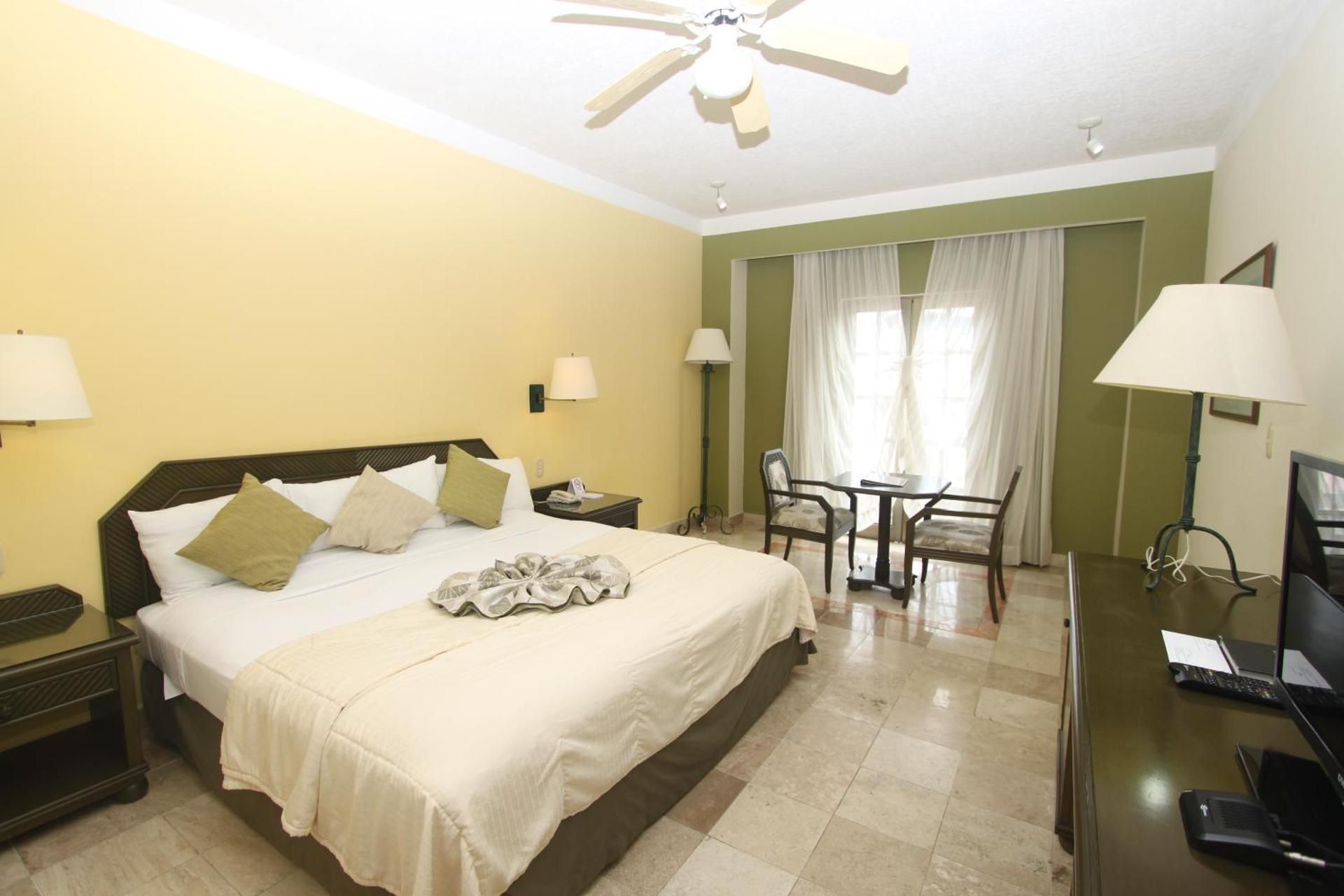 Hotel Los Itzaes by 5th av King Room