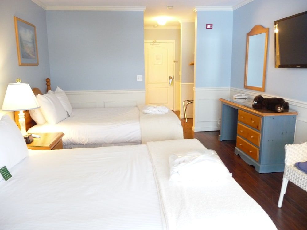 South Thompson Inn & Conference Centre Standard Room, Mountain View 2