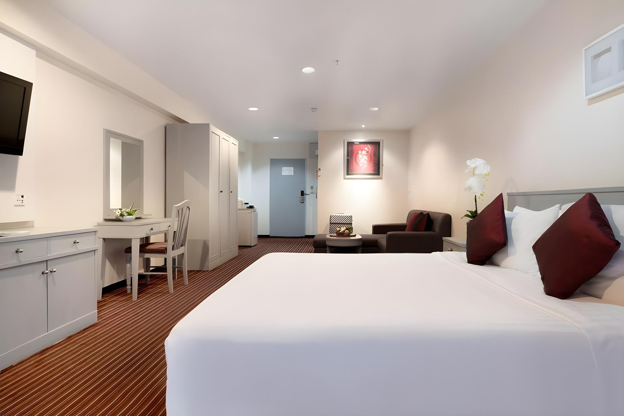 Furama Silom Bangkok Hotel Superior 5