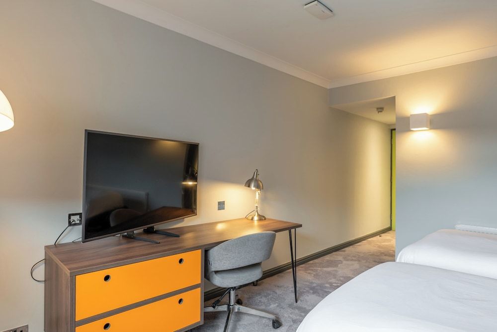 Village Hotel St David's, Nr Chester Double Room, 1 Double Bed