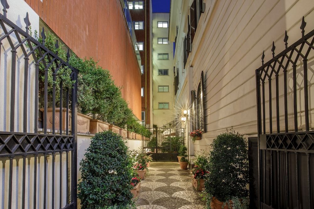 undefined Royal Court Hotel 9