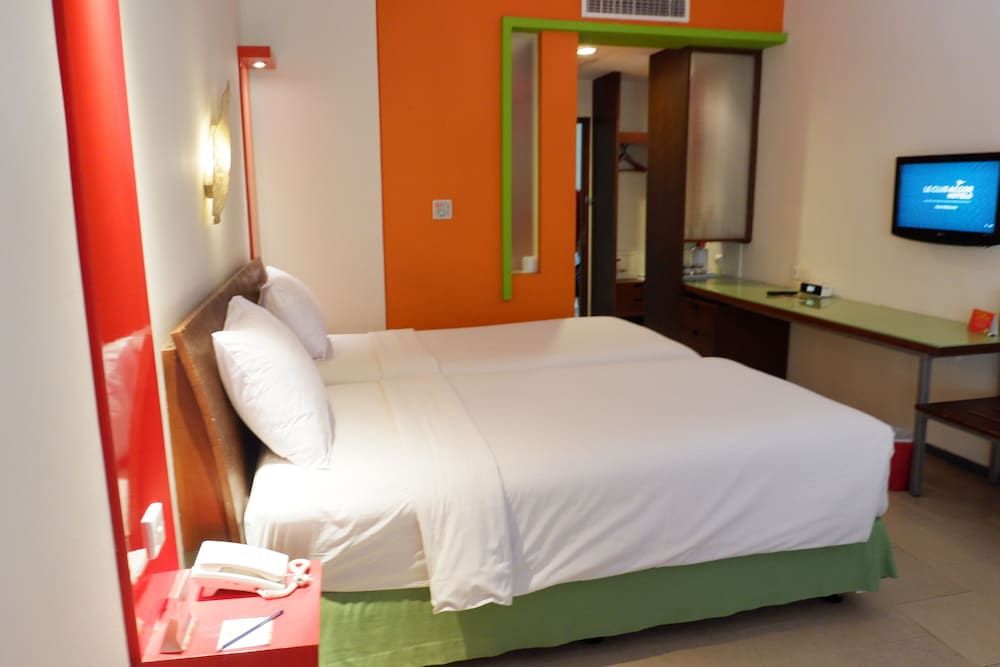 ibis Styles Bali Legian Superior Room, 1 Double Bed, Pool View 3