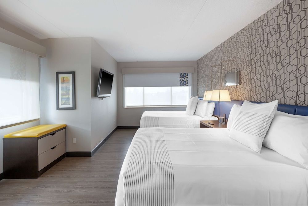 undefined GLō Best Western Mississauga Corporate Centre