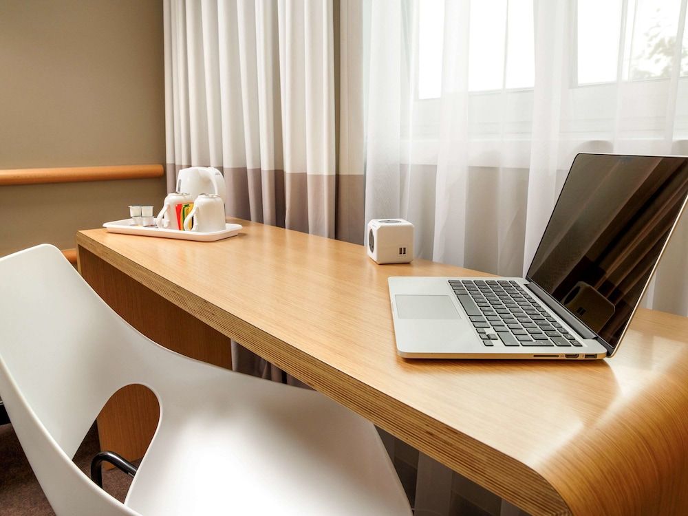 ibis London Stratford Double Sweet Room by ibis 6