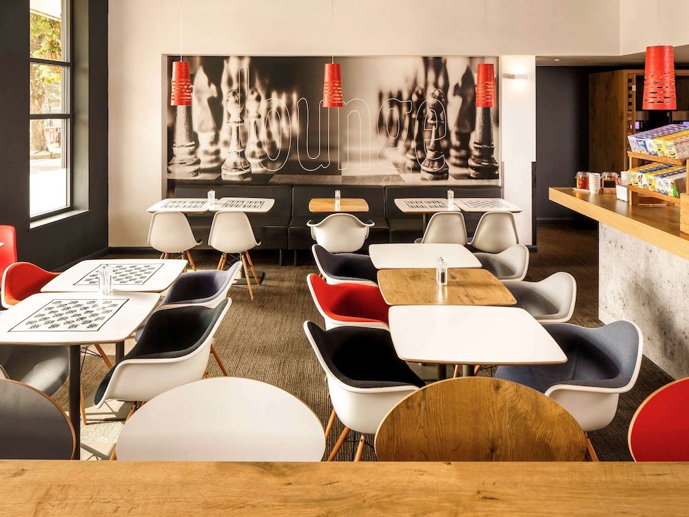 undefined ibis London Stratford 8