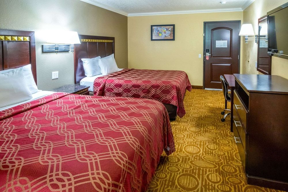 Standard Room, 2 Queen Beds, Non Smoking