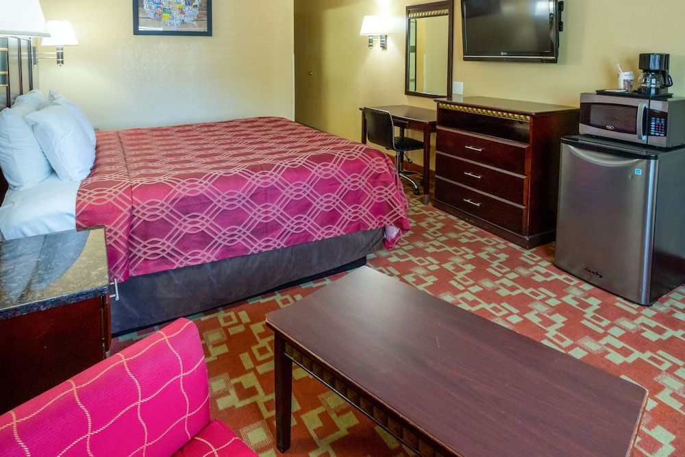 Standard Room, 1 King Bed, Non Smoking