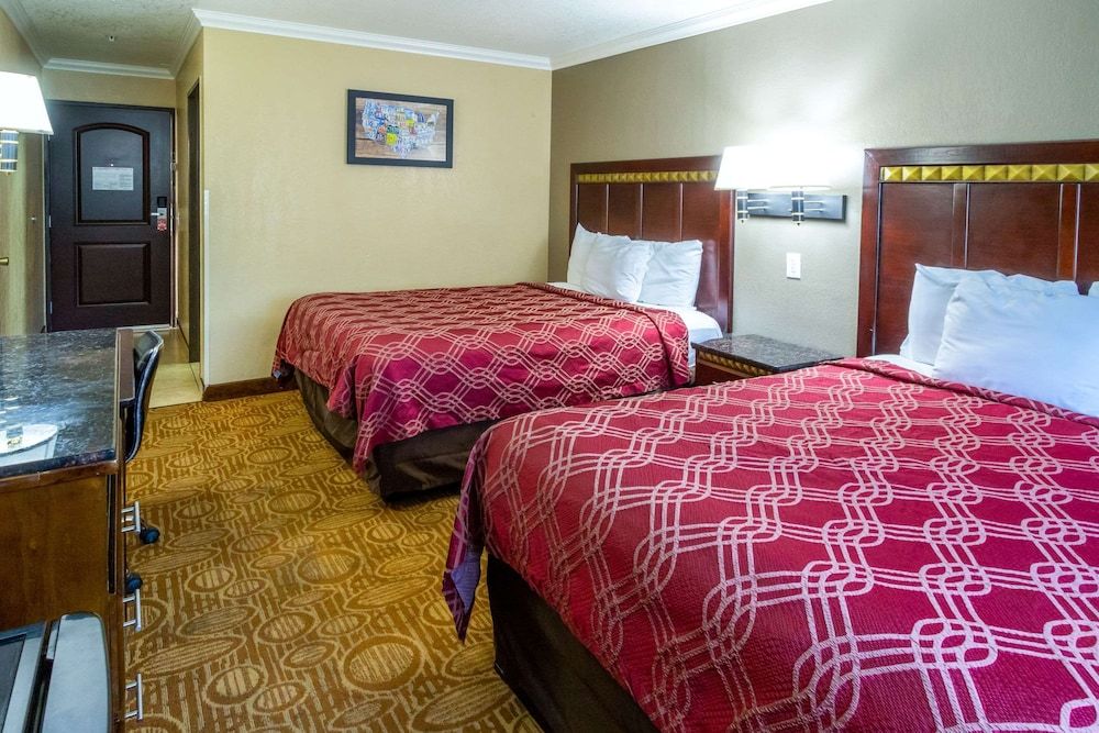 Standard Room, 2 Queen Beds, Non Smoking