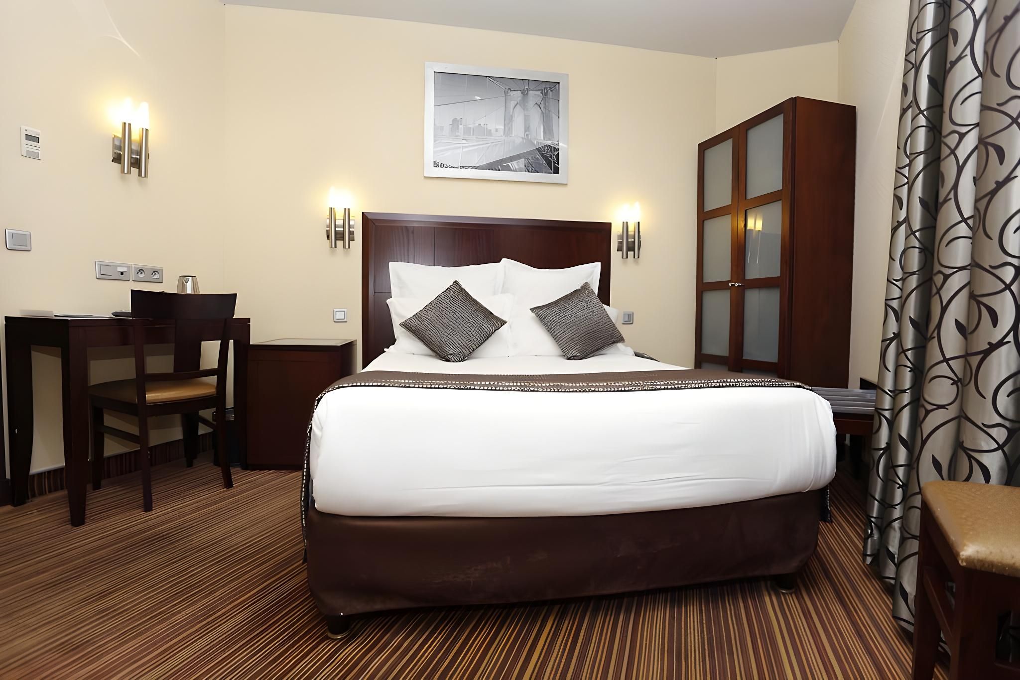 undefined Grand Hotel Francais 4