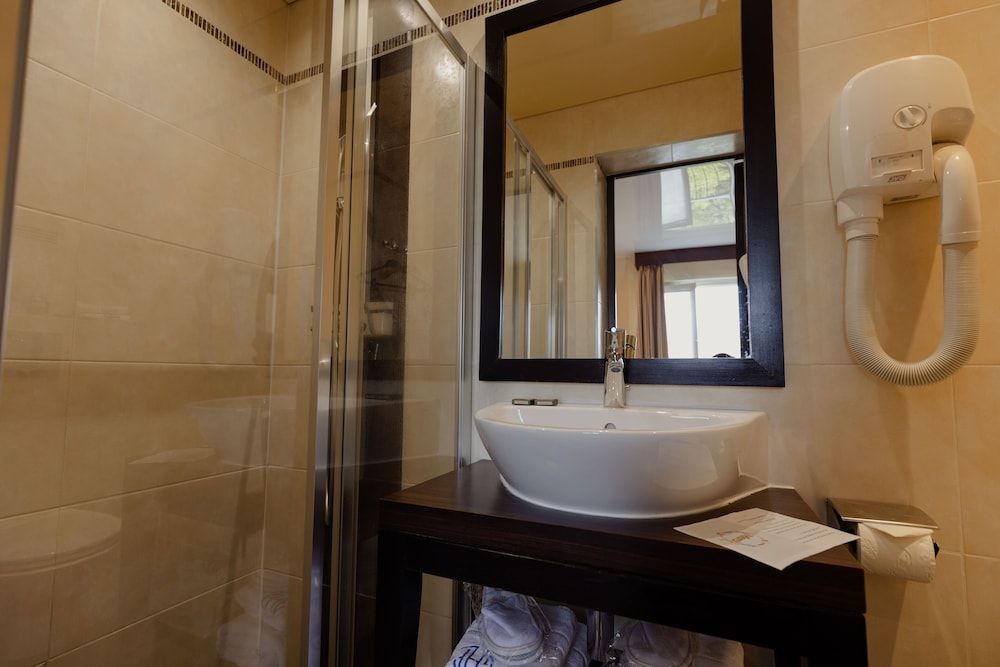 Grand Hotel Francais Classic double Room 7