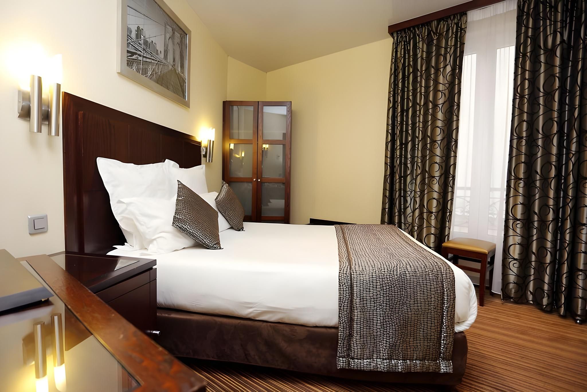 undefined Grand Hotel Francais 3