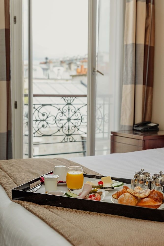 undefined Grand Hotel Francais 10