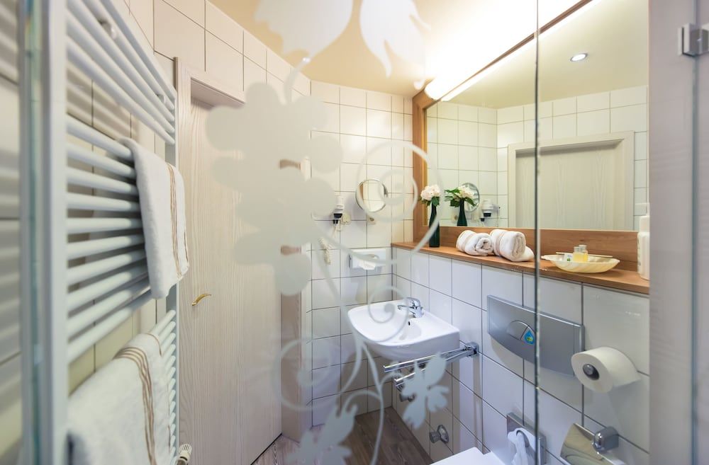 AKZENT Waldhotel Rheingau Comfort Double Room 7