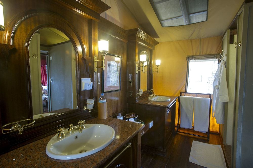 Kirawira Serena Camp Standard Tent 4