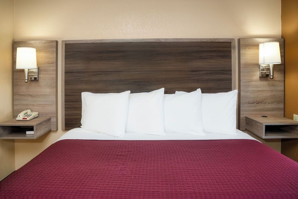 Standard Room, 1 King Bed