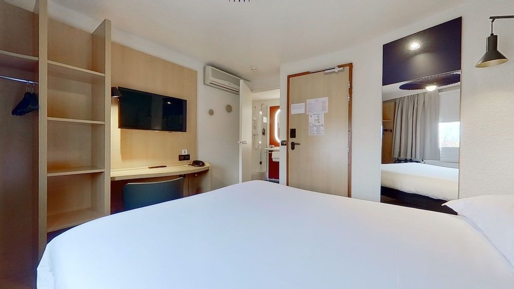 ibis Paris Brancion Parc des Expositions 15ème Standard Double Room, 1 Double Bed 10