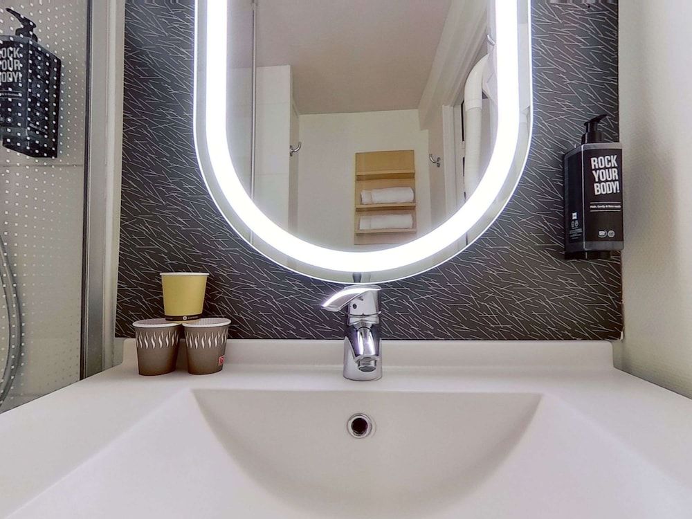 ibis Paris Brancion Parc des Expositions 15ème Triple Room, 1 Double Bed with Sofa bed 10