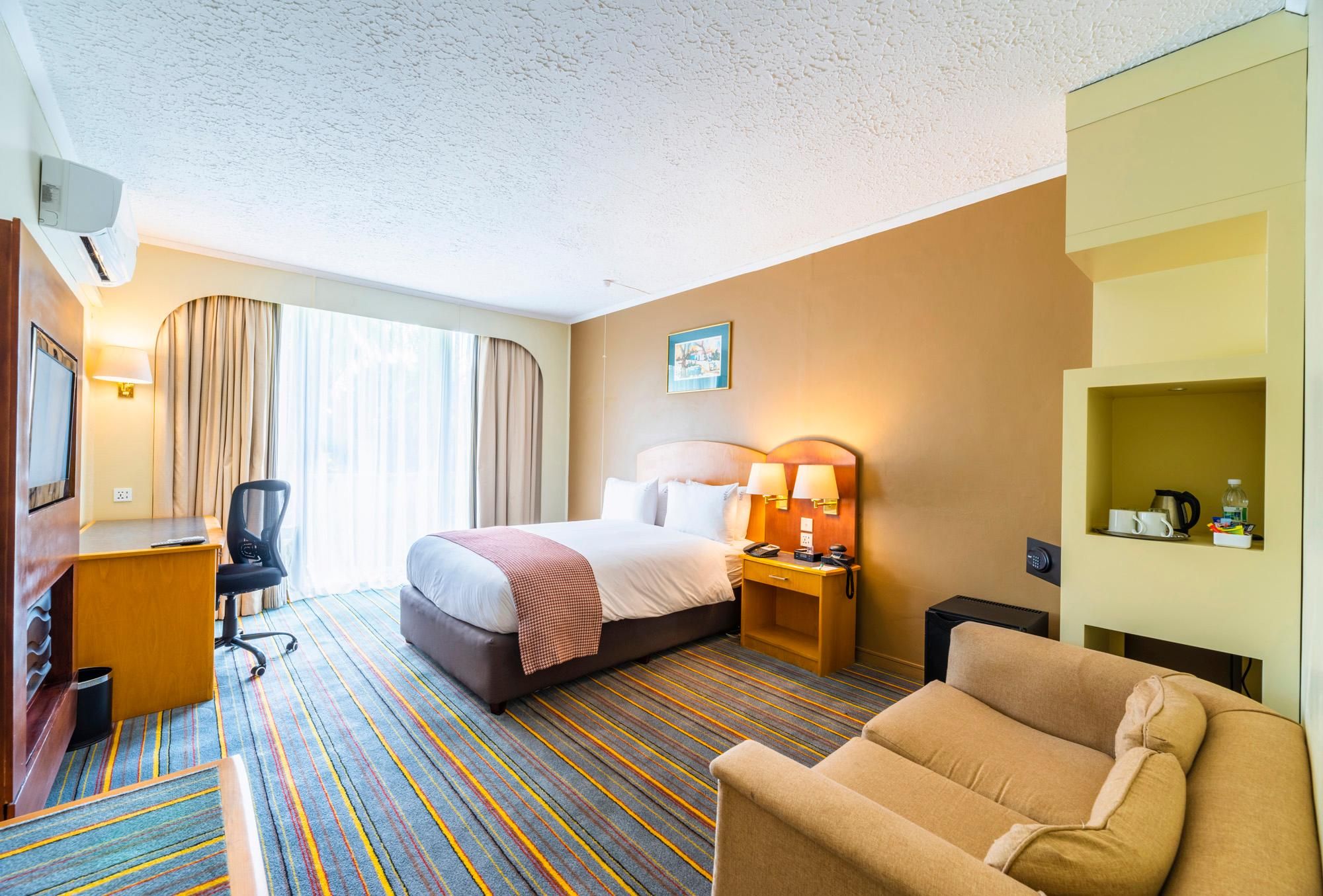 1 King Bed Premium Smoking
