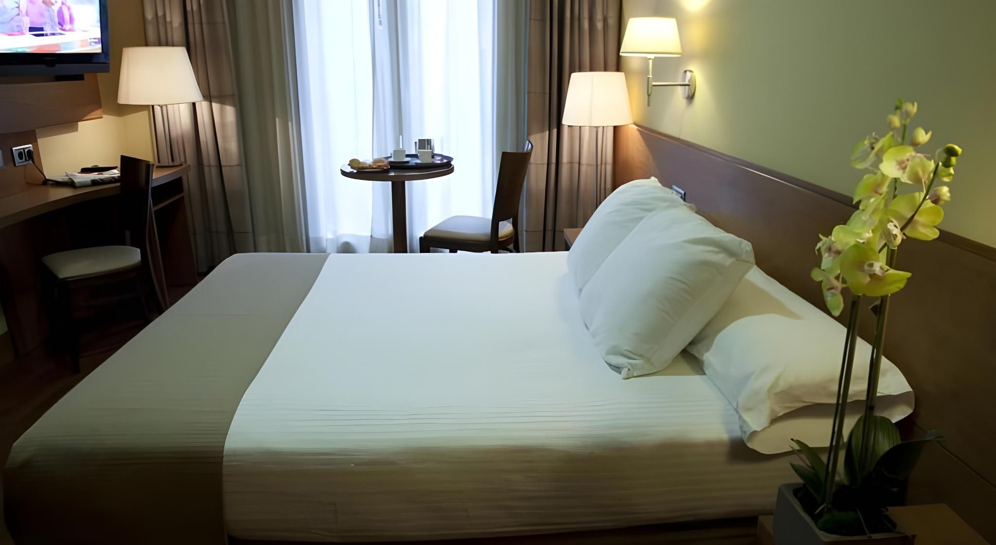 undefined Hotel Sterling 10