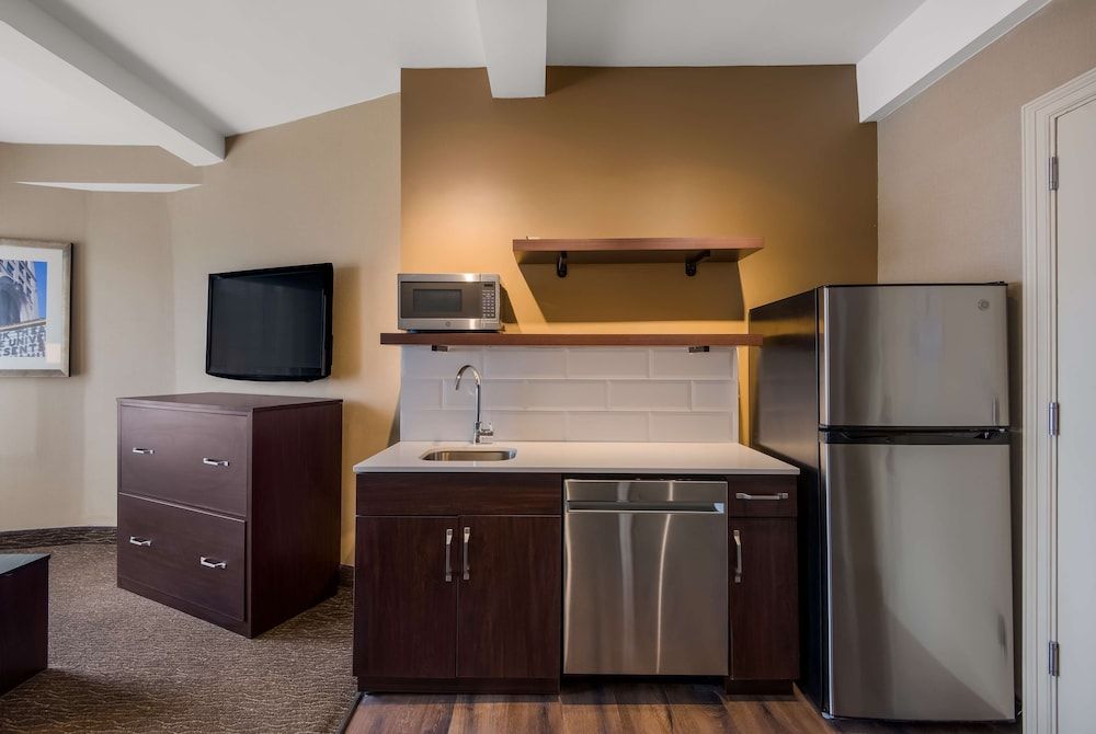 Suite, 1 King Bed, Non Smoking, Kitchenette (Living Room;with Sofabed)
