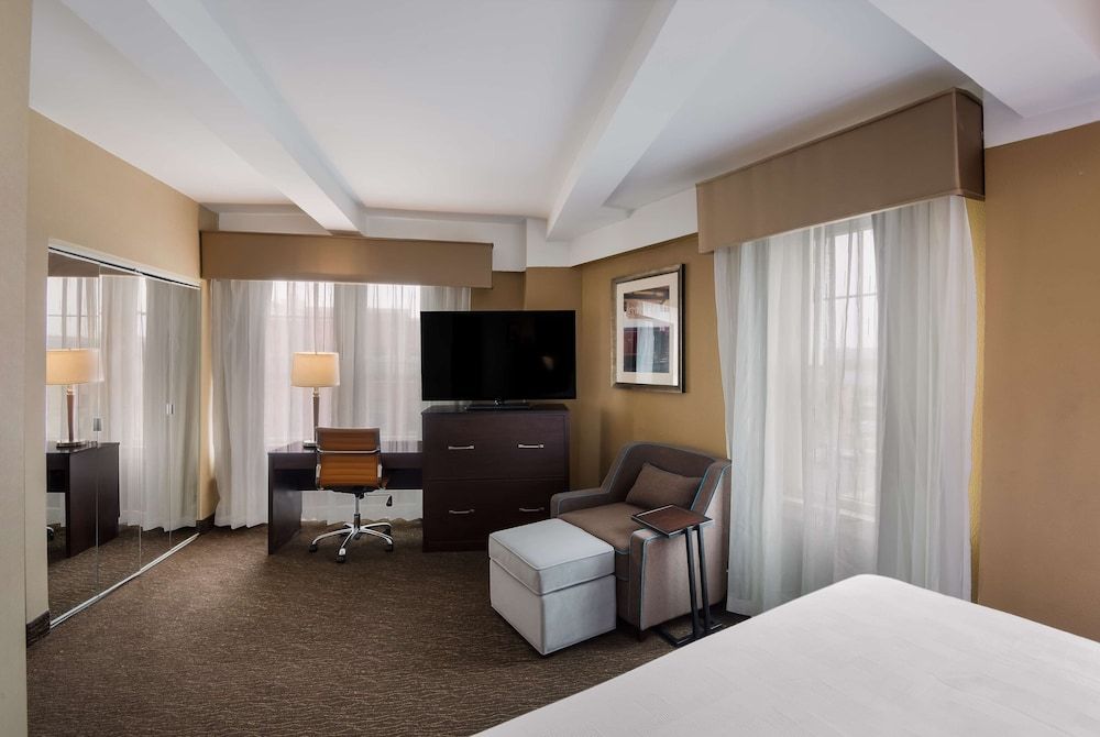 Suite, 1 King Bed, Non Smoking, Kitchenette (Dining Table;Living Room;with Sofabed)