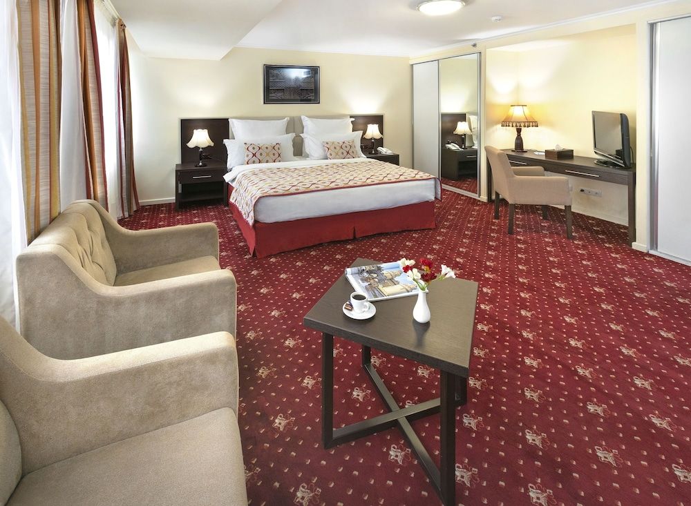 Ani Plaza Hotel Superior Room 5