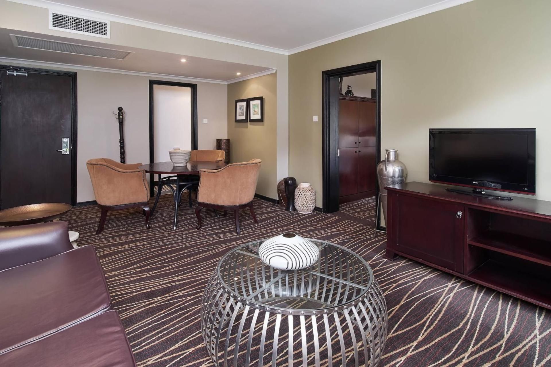 Protea Hotel by Marriott Blantyre Ryalls Executive Suite, 1 King 3