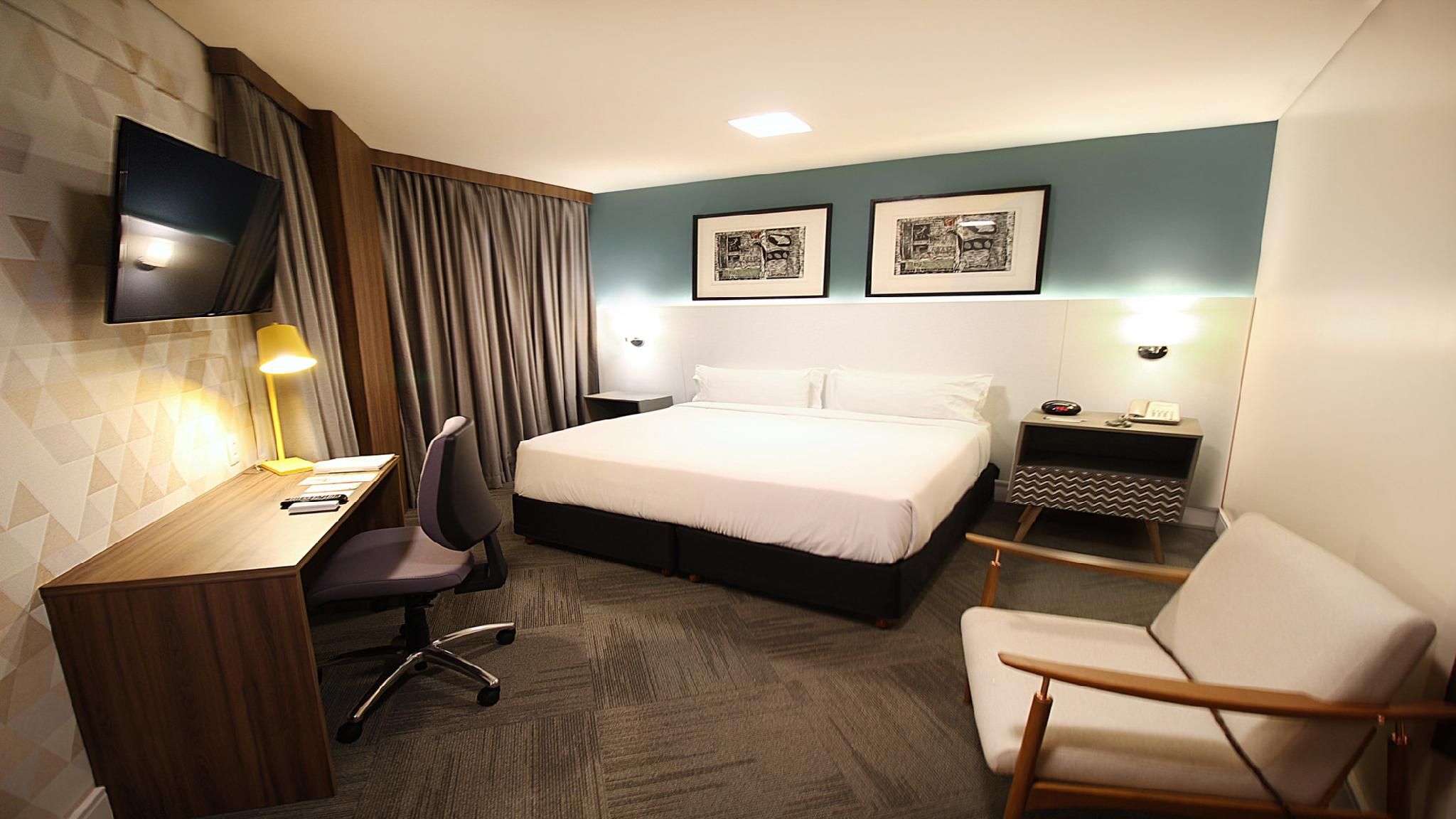 1 Bedroom Suite Meeting Area Sea View
