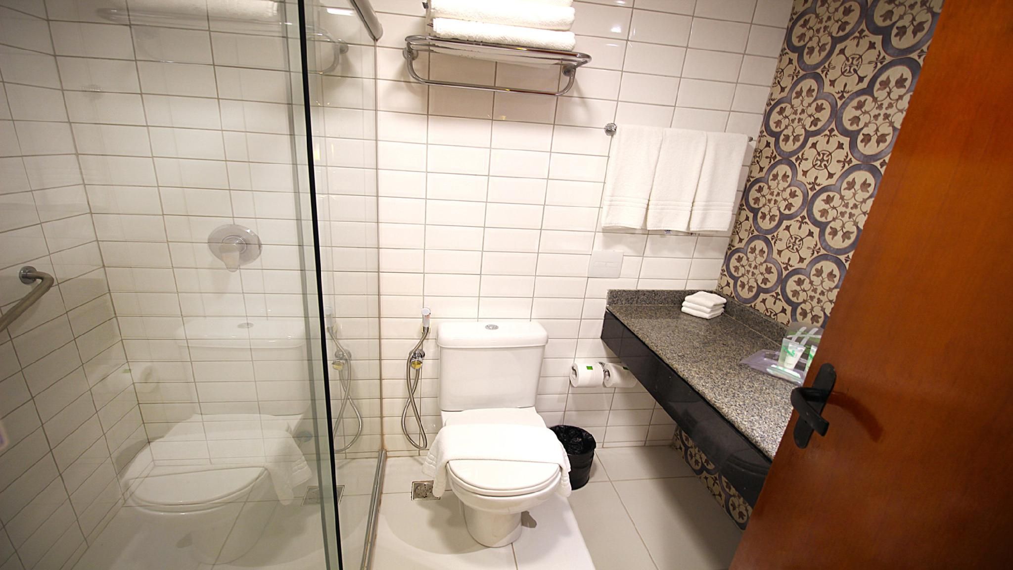 1 Bedroom Suite Meeting Area Sea View