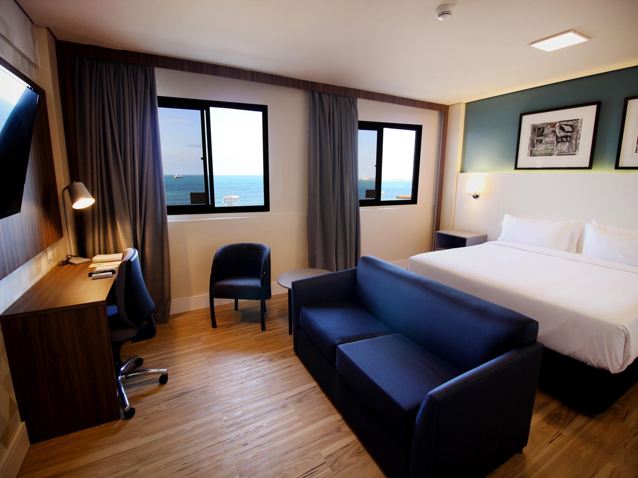 1 King Standard Sea View