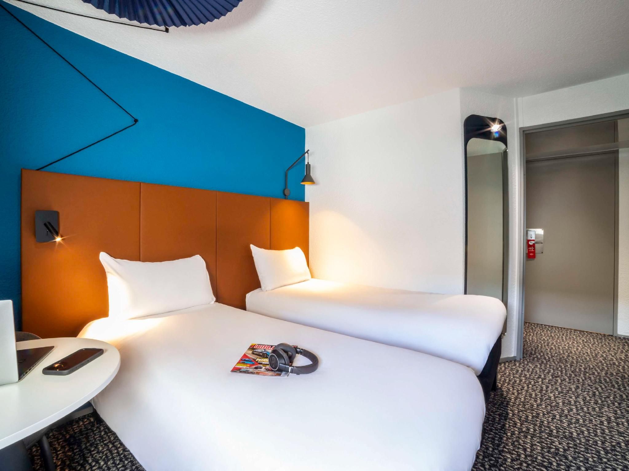 Standard Room with Two Single Beds