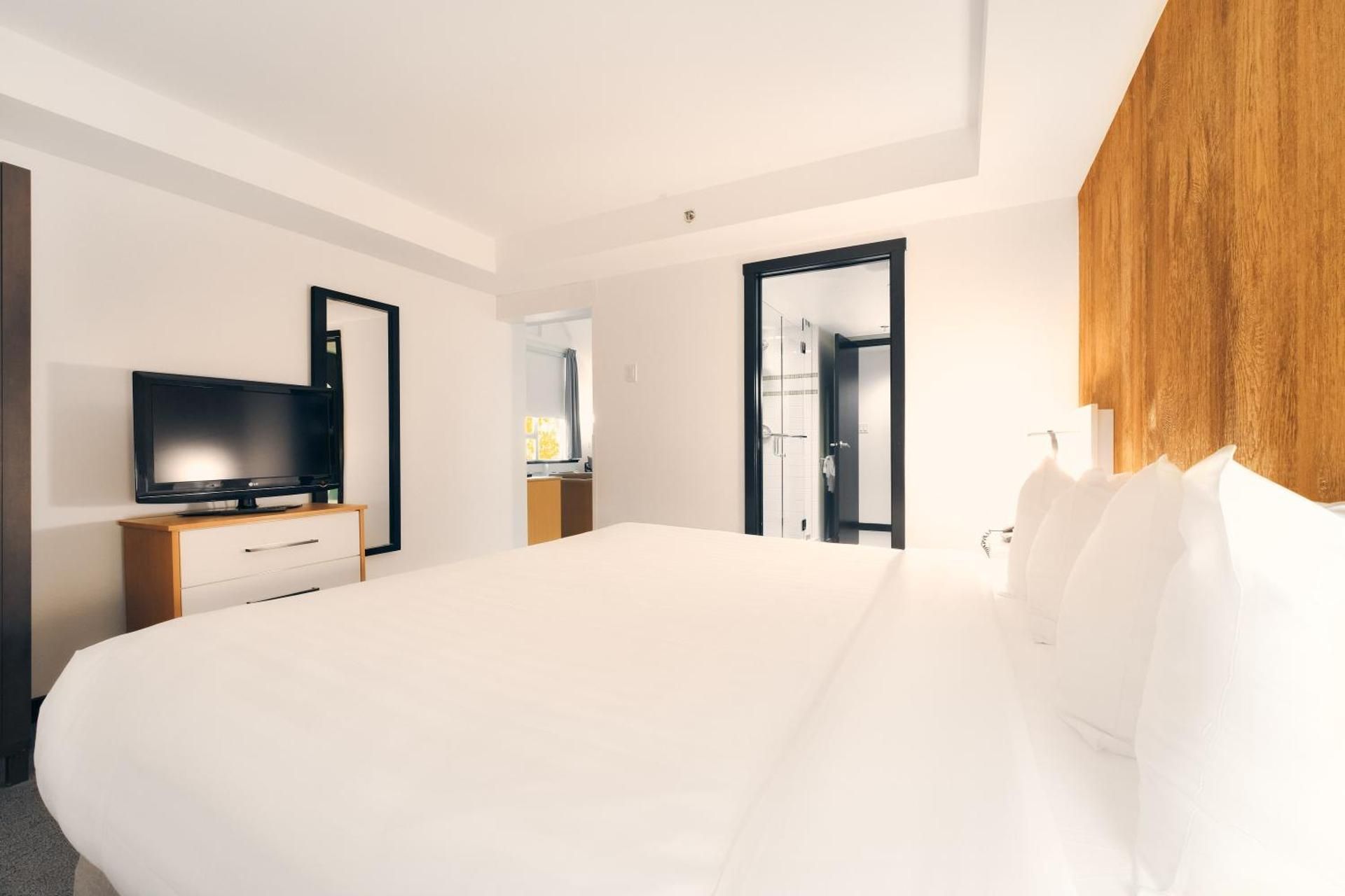 Executive King Room with Sofa Bed