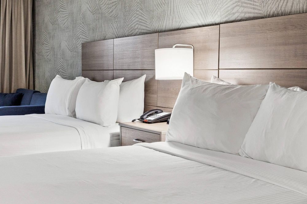 undefined University Park Inn & Suites, an Ascend Collection Hotel 8