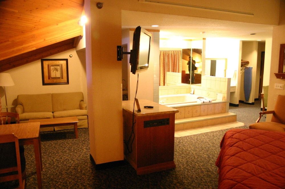 Executive Suite, 1 King Bed with Sofa bed, Jetted Tub