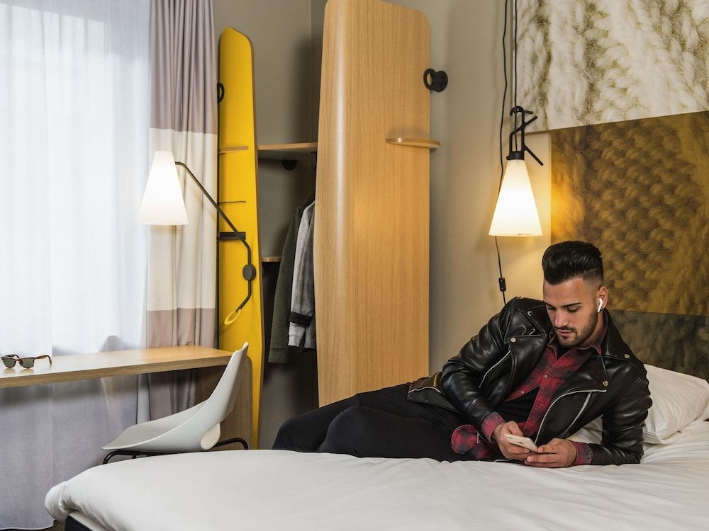 undefined ibis Brussels Centre Gare Midi 9