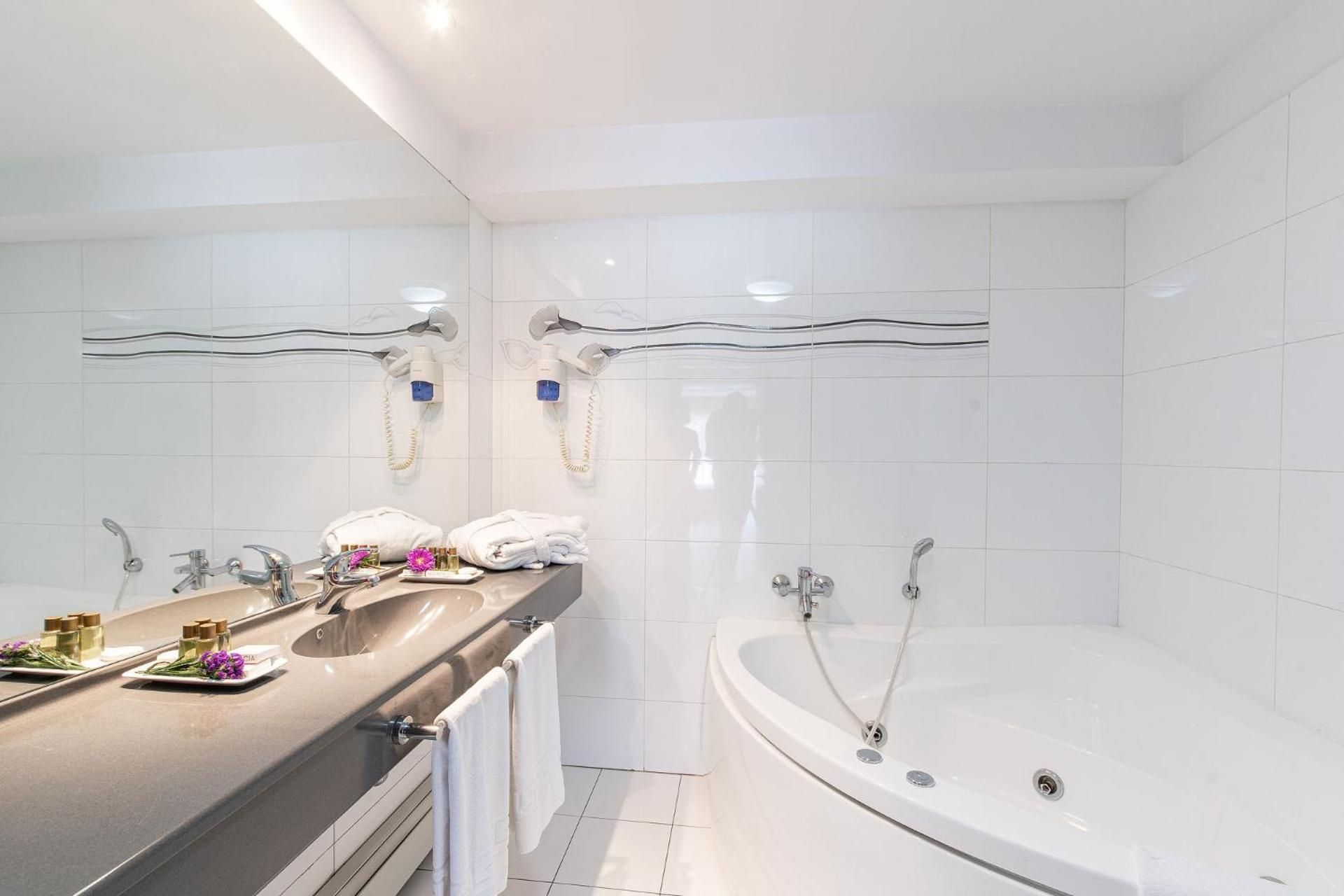 undefined Parliament Hotel 8