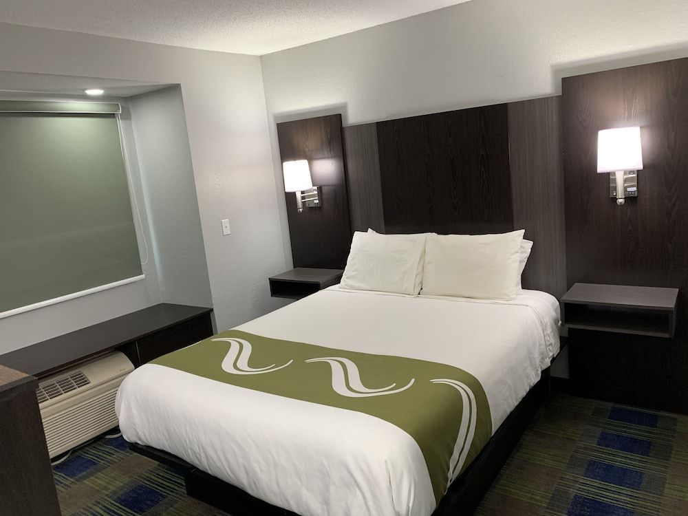 Suite, 1 King Bed with Sofa bed, Non Smoking