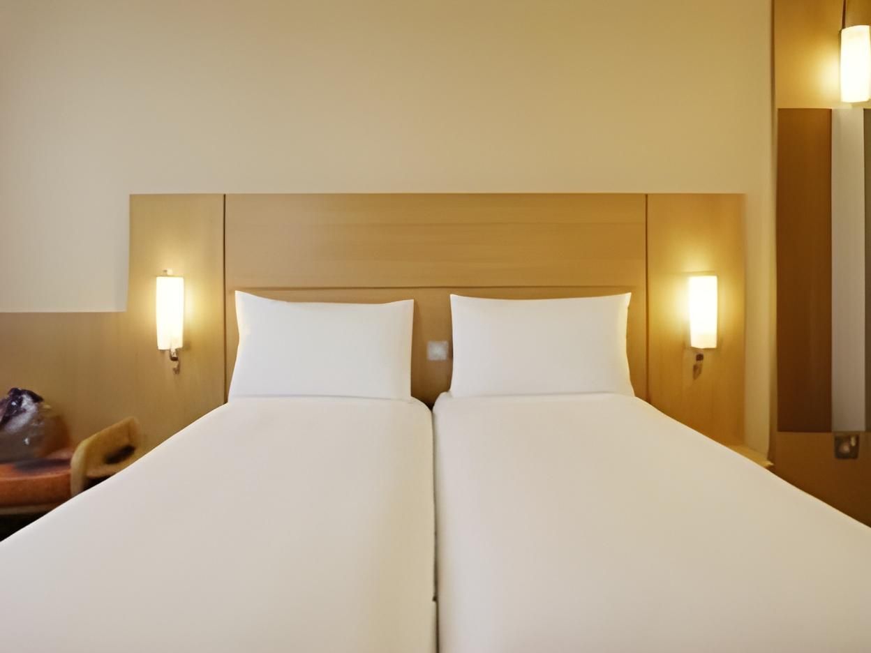 Ibis Cardiff Centre Hotel Twin room with 2 beds 2