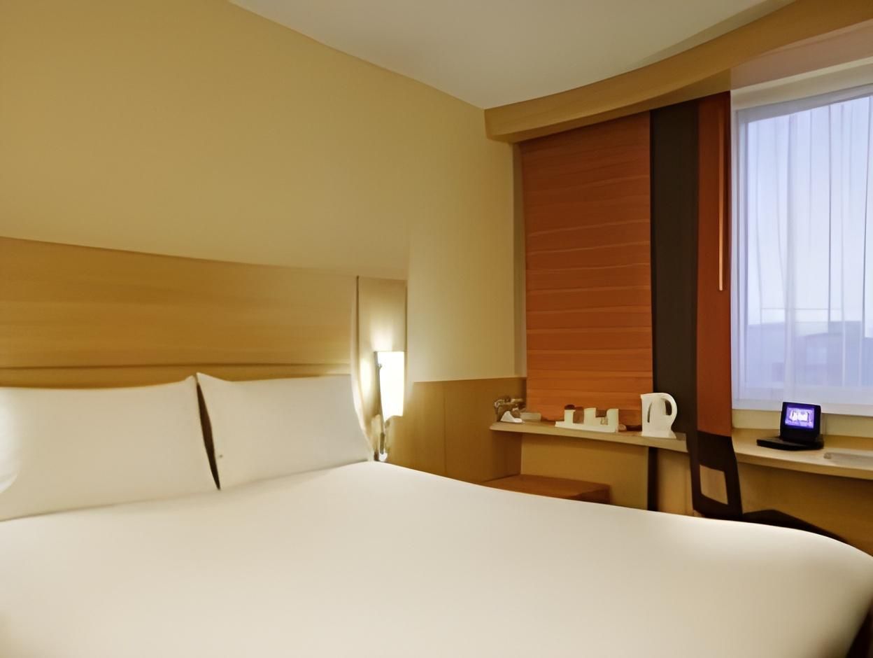 Ibis Cardiff Centre Hotel Double Room with 1 Double Bed