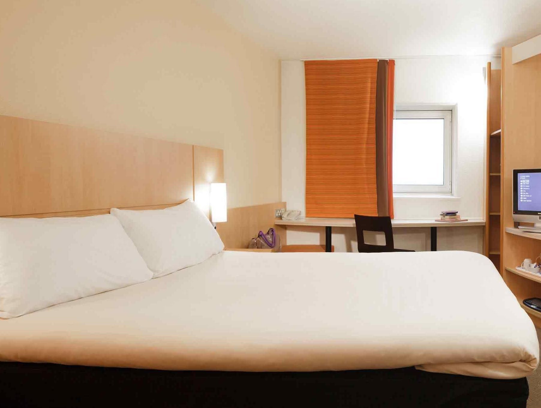 Ibis Cardiff Centre Hotel Double Room with 1 Double Bed 2