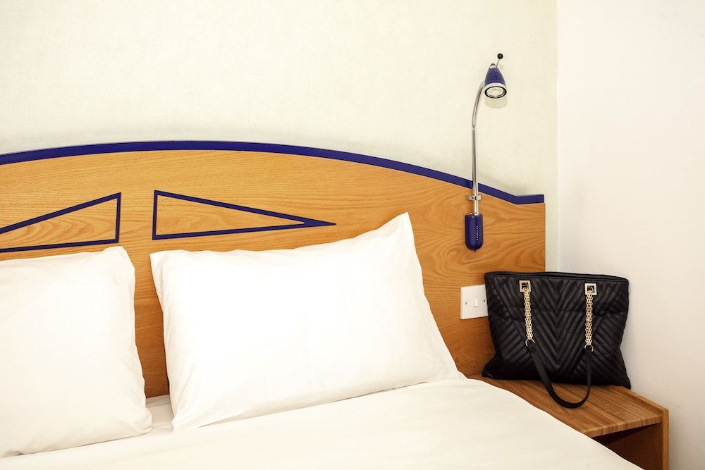 ibis Cardiff Double Room, 1 Double Bed 2