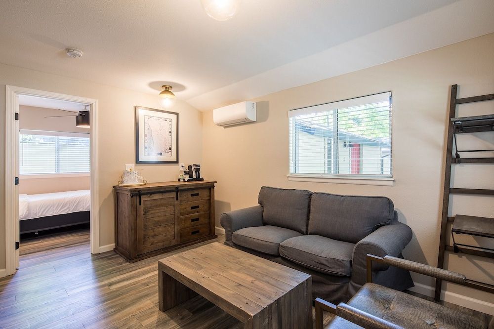 Cottages on River Road Family Suite, 2 Bedrooms 2