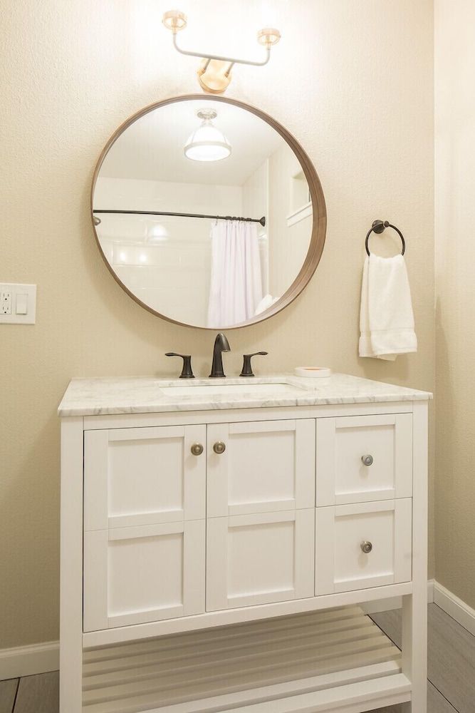 Cottages on River Road Studio, 1 King Bed 6