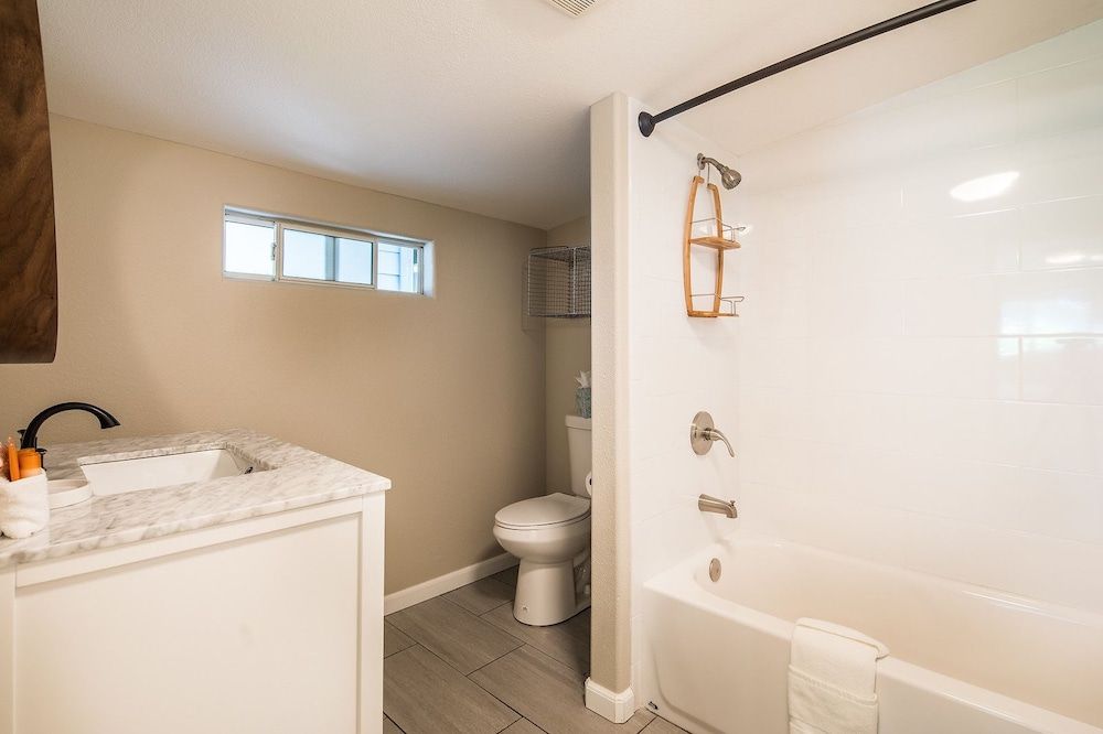 Cottages on River Road Family Suite, 2 Bedrooms 5