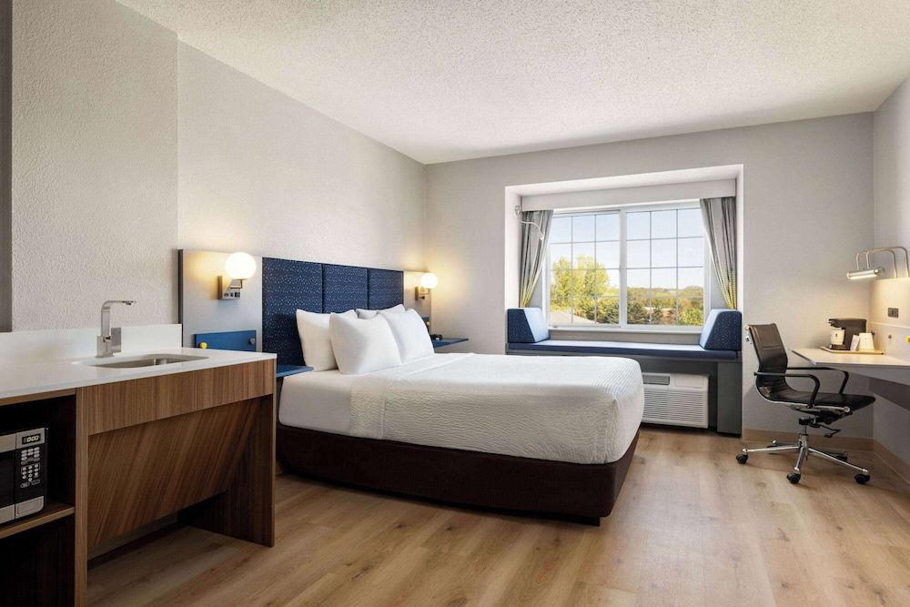 Studio Suite, 1 Queen Bed with Sofa bed