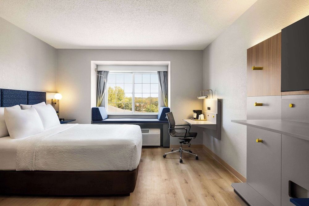 Studio Suite, 1 Queen Bed with Sofa bed