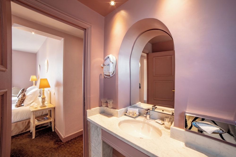 Cavendish Executive Room (Free wine tasting) 5